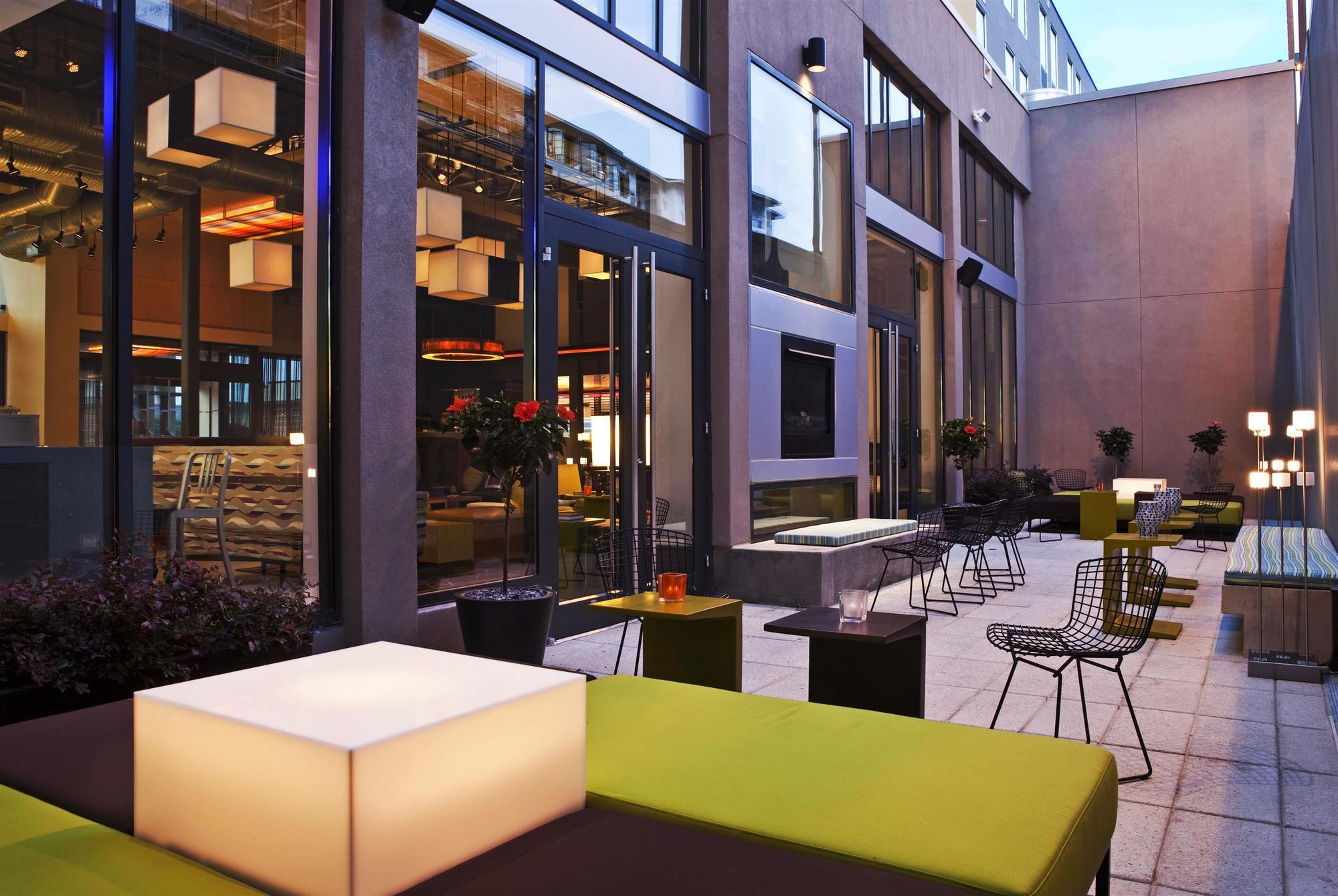 Aloft Birmingham Soho Square Hotel Homewood Restaurant photo